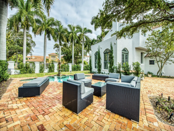Experience Luxury at this Historic House in Lido Key